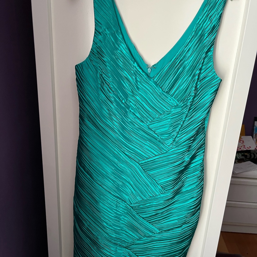 Elegant Teal Sleeveless Dress